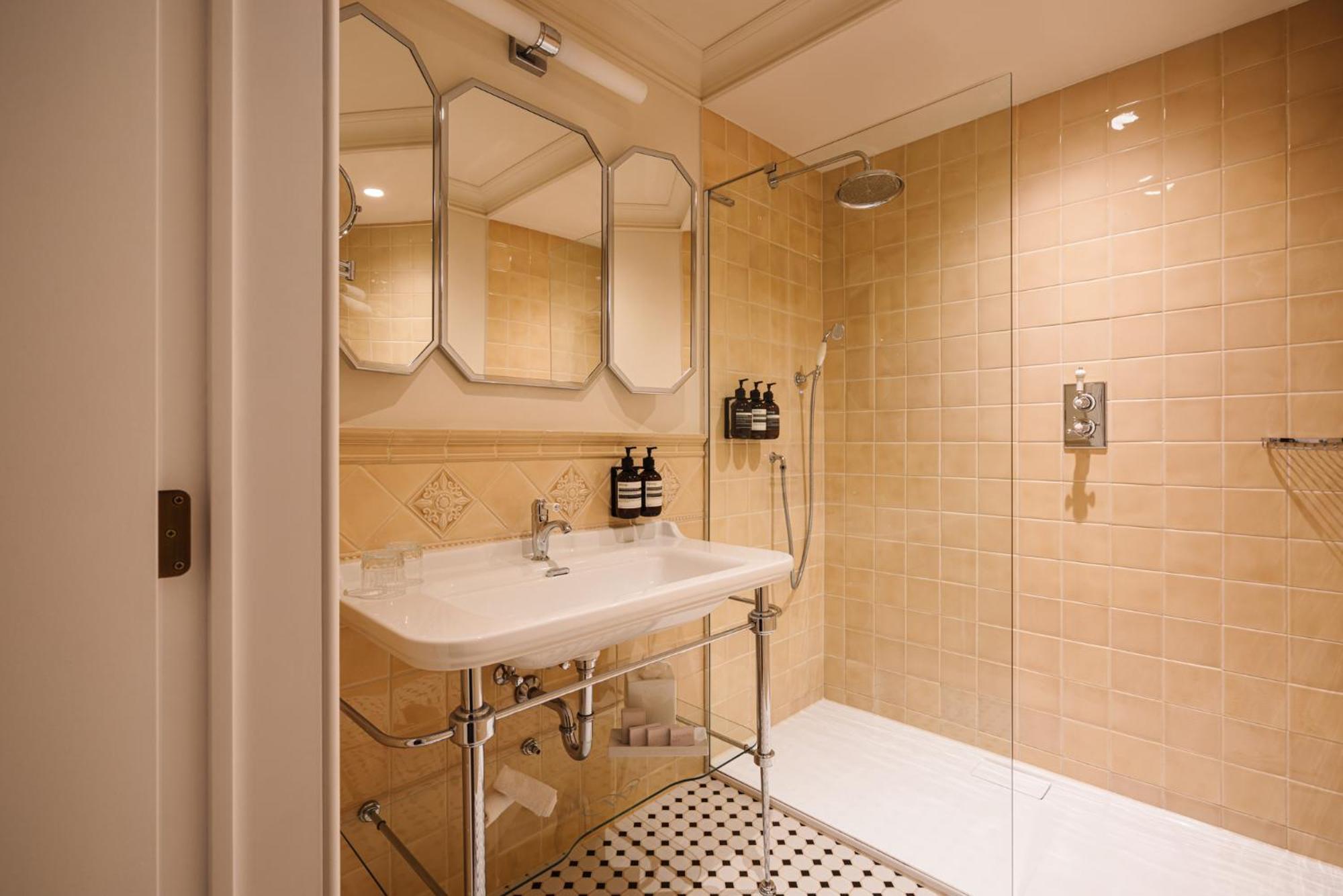 Hotel Fleur De Ville Brüksel Dış mekan fotoğraf