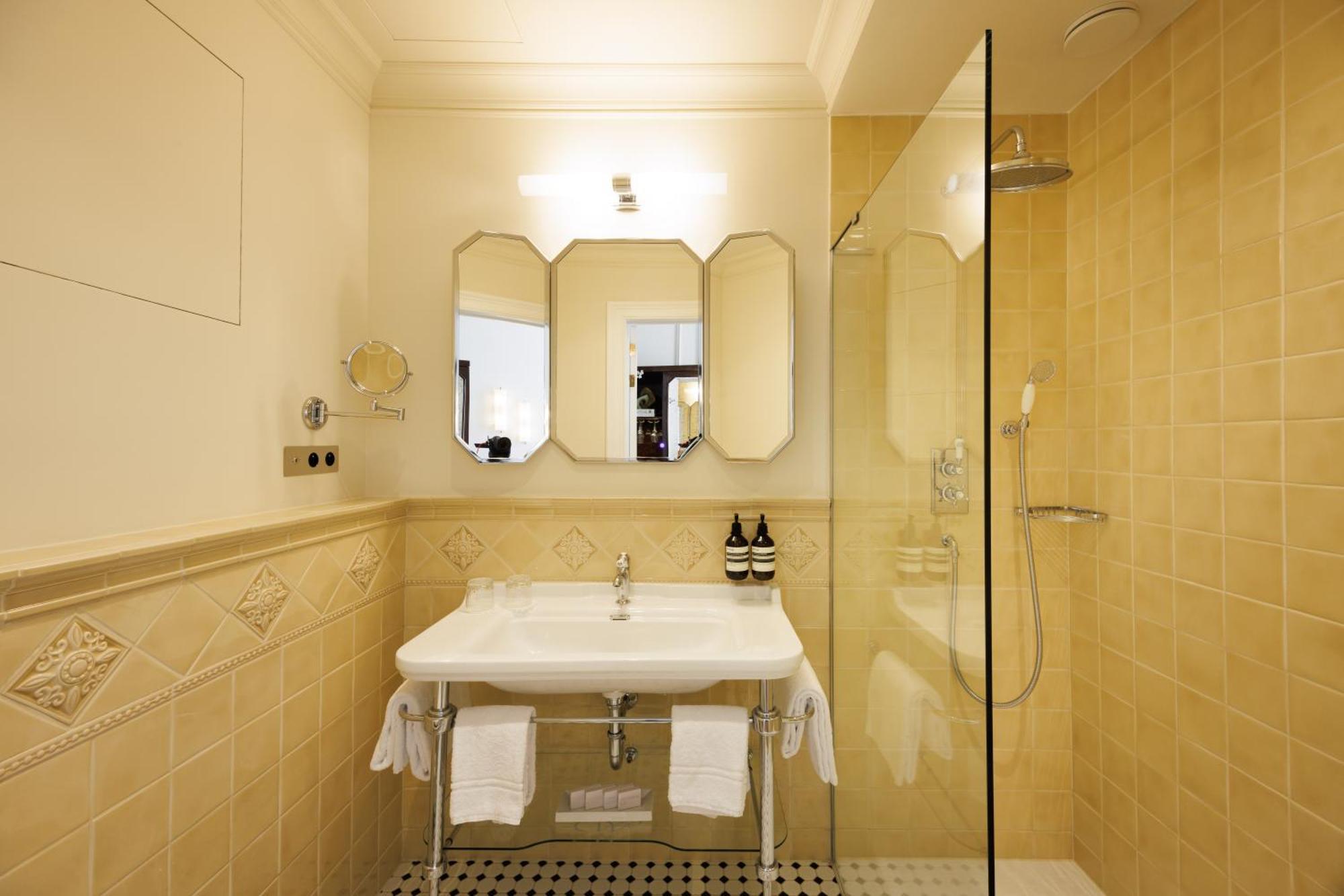 Hotel Fleur De Ville Brüksel Dış mekan fotoğraf